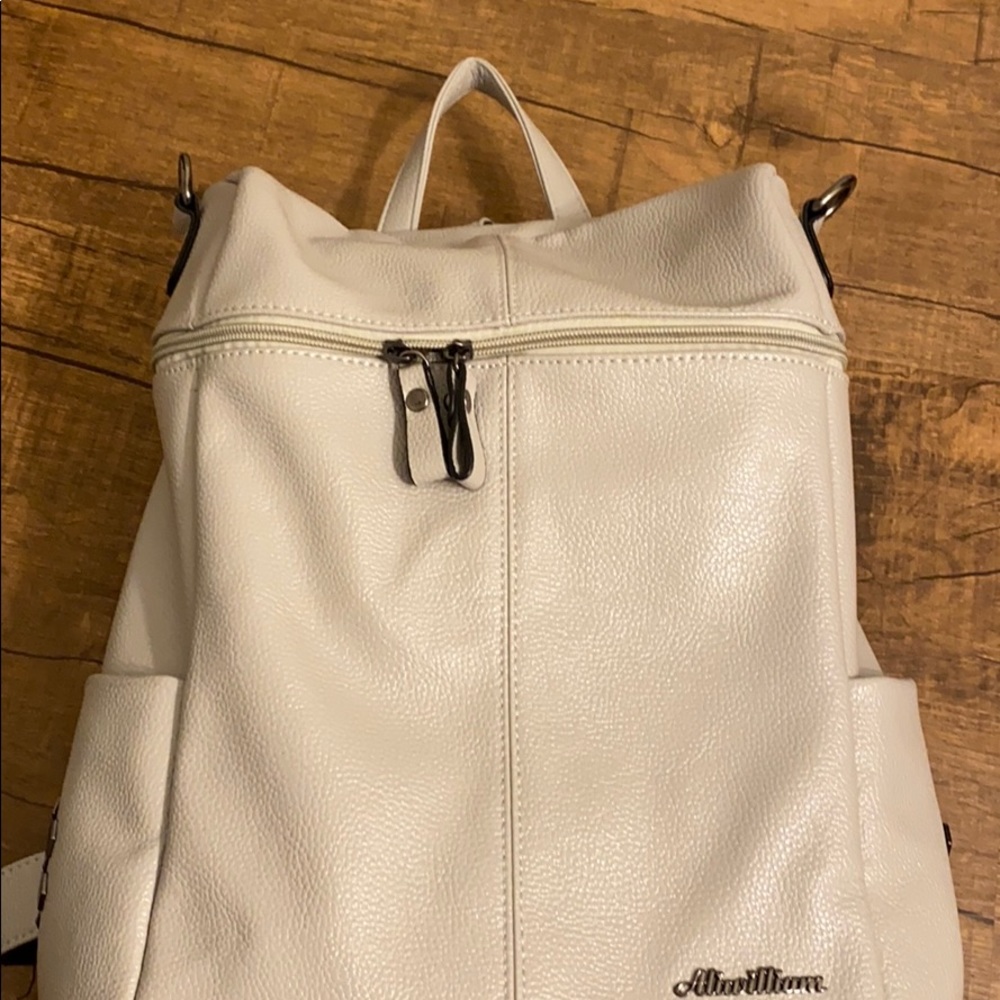 Backpack - Picture 2 of 6